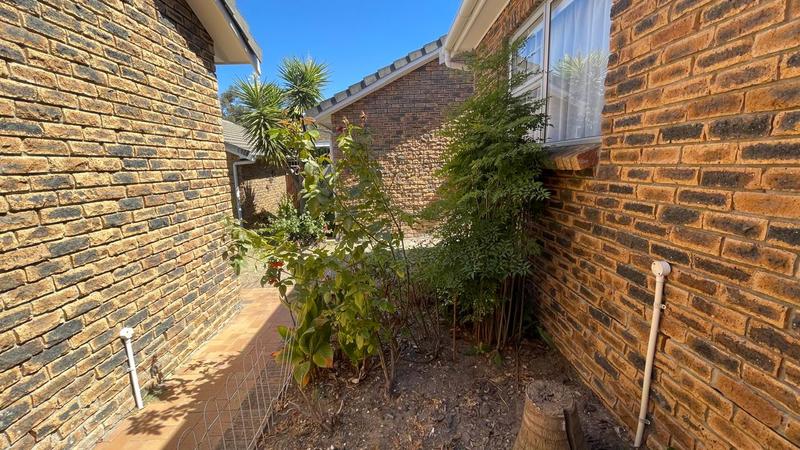 3 Bedroom Property for Sale in Tyger Valley Western Cape